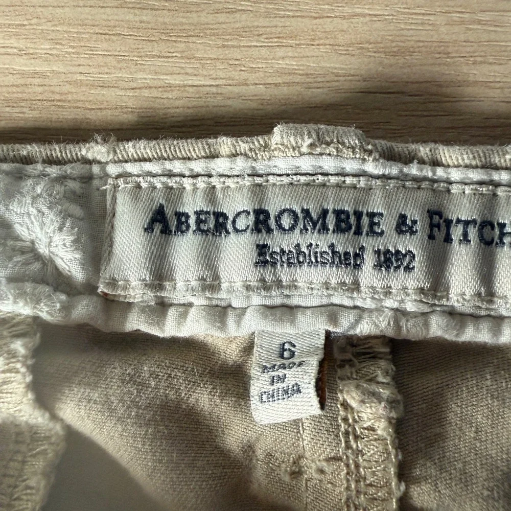 Y2K Abercrombie & Fitch Khaki Capri Pants Womens‎ 6 Tan Stretch Cotton Chino